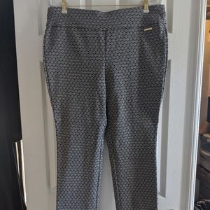 Roz & Ali Pants, Stretch Knit, Slit Hem, Black/White Print, Size 16W, EUC